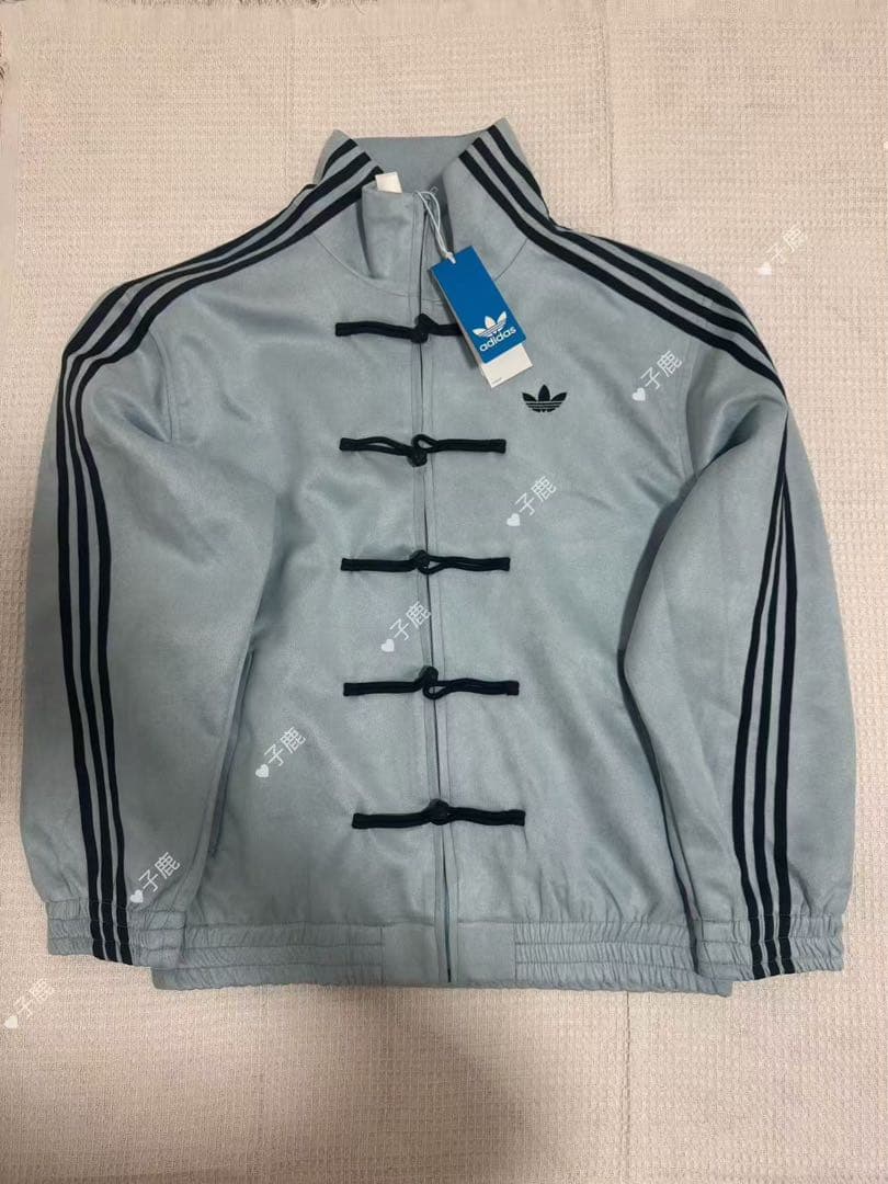 adidasアディダス 中国限定 蛇年トラックジャケットダー みずいろ L