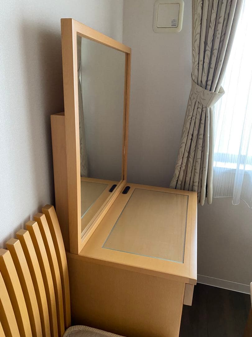 新品未使用　ドレッサー 鏡台　①