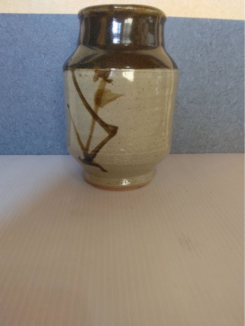 人間国宝「浜田庄司」作　鉄絵花瓶　共箱付　無疵完品　真作保証品