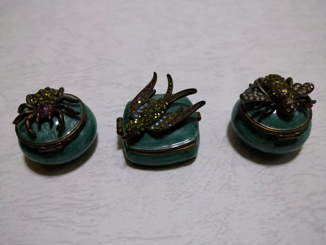 アンティーク　ピルケース.３点セット