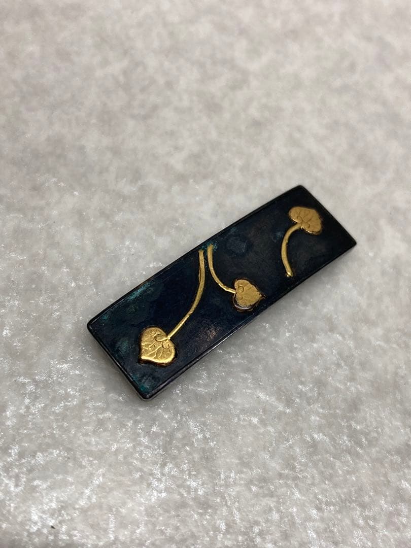 Z）時代物 当時物 金工 帯留 葉っぱ アンティーク　金細工 金属工芸