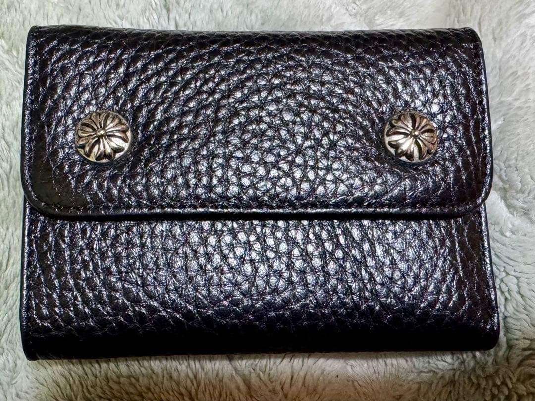 ブラックレザー三つ折り財布