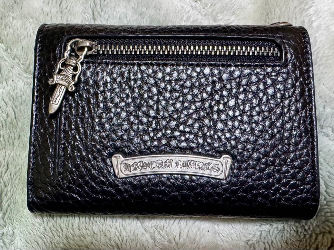 ブラックレザー三つ折り財布