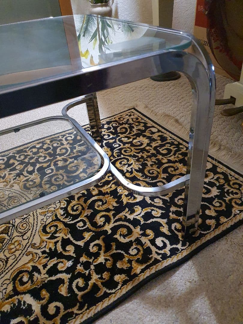 早いもの勝ち!!最終値引き！モダンなガラス製センターテーブル