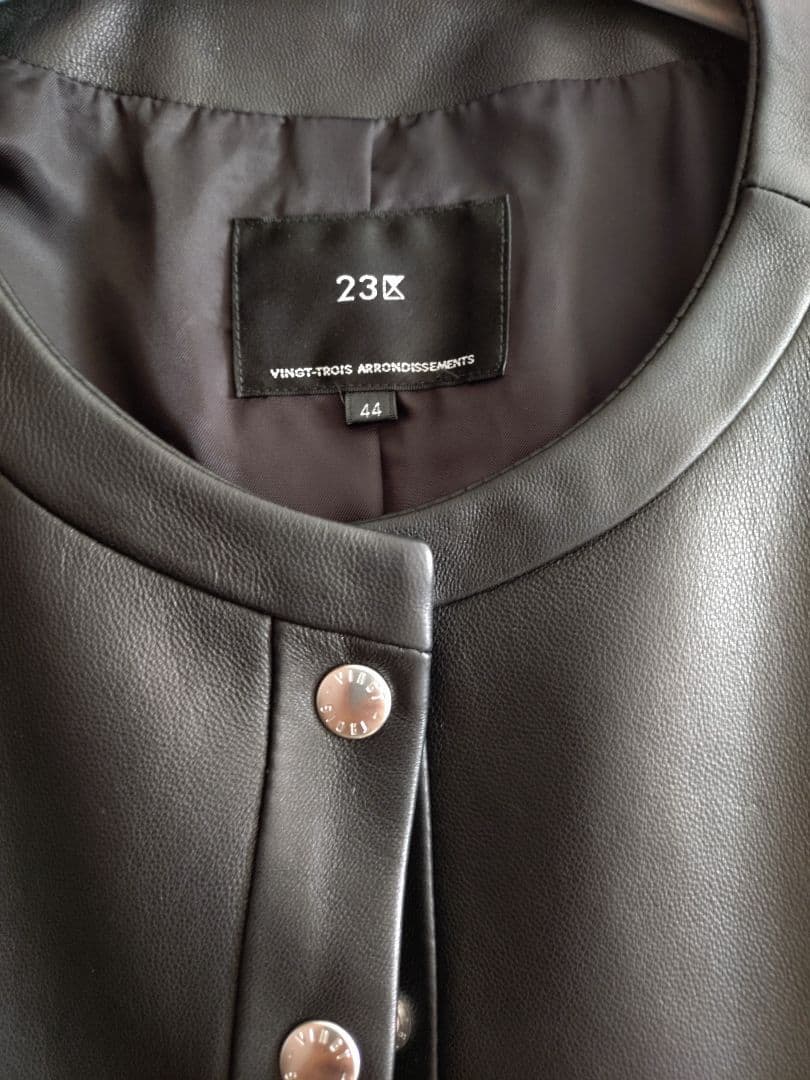 オンワード樫山23区ラムレザージャケットノーカラー