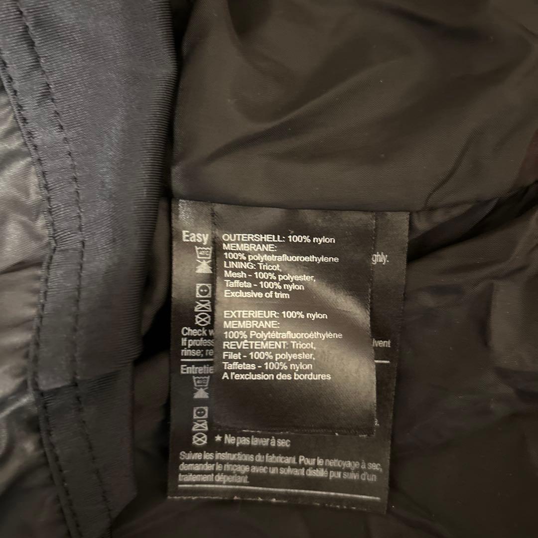 Burton ak X-small Goretex 上のみ