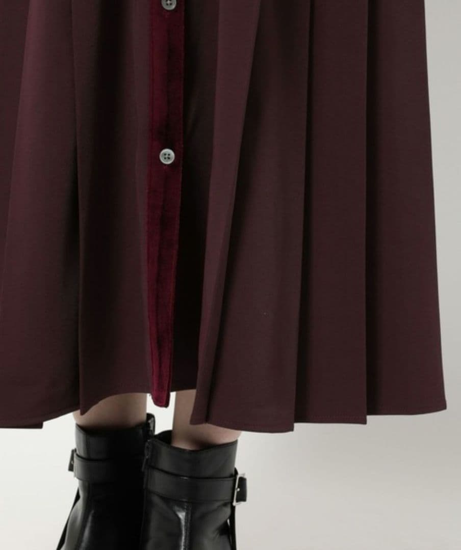 HARE マルチマテリアルプリーツワンピース バーガンディー