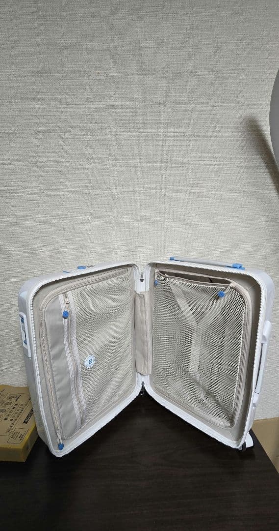 イノベーター スーツケース ice white 38リットル