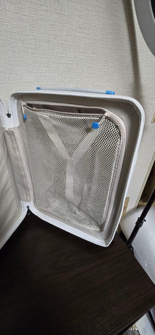 イノベーター スーツケース ice white 38リットル