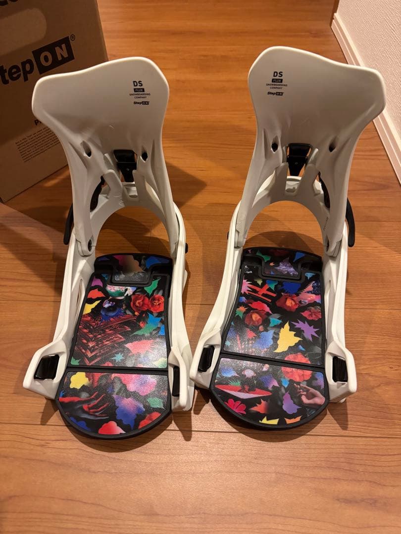 24-25モデルFLUX Step ONバインディング オフホワイト　新品未使用
