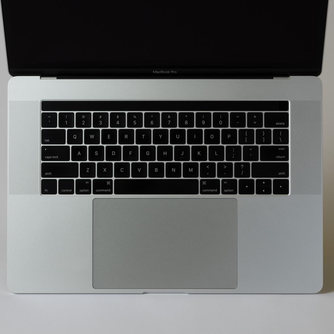 MacBook Pro 2016 15インチ i7 16GB 512GB US