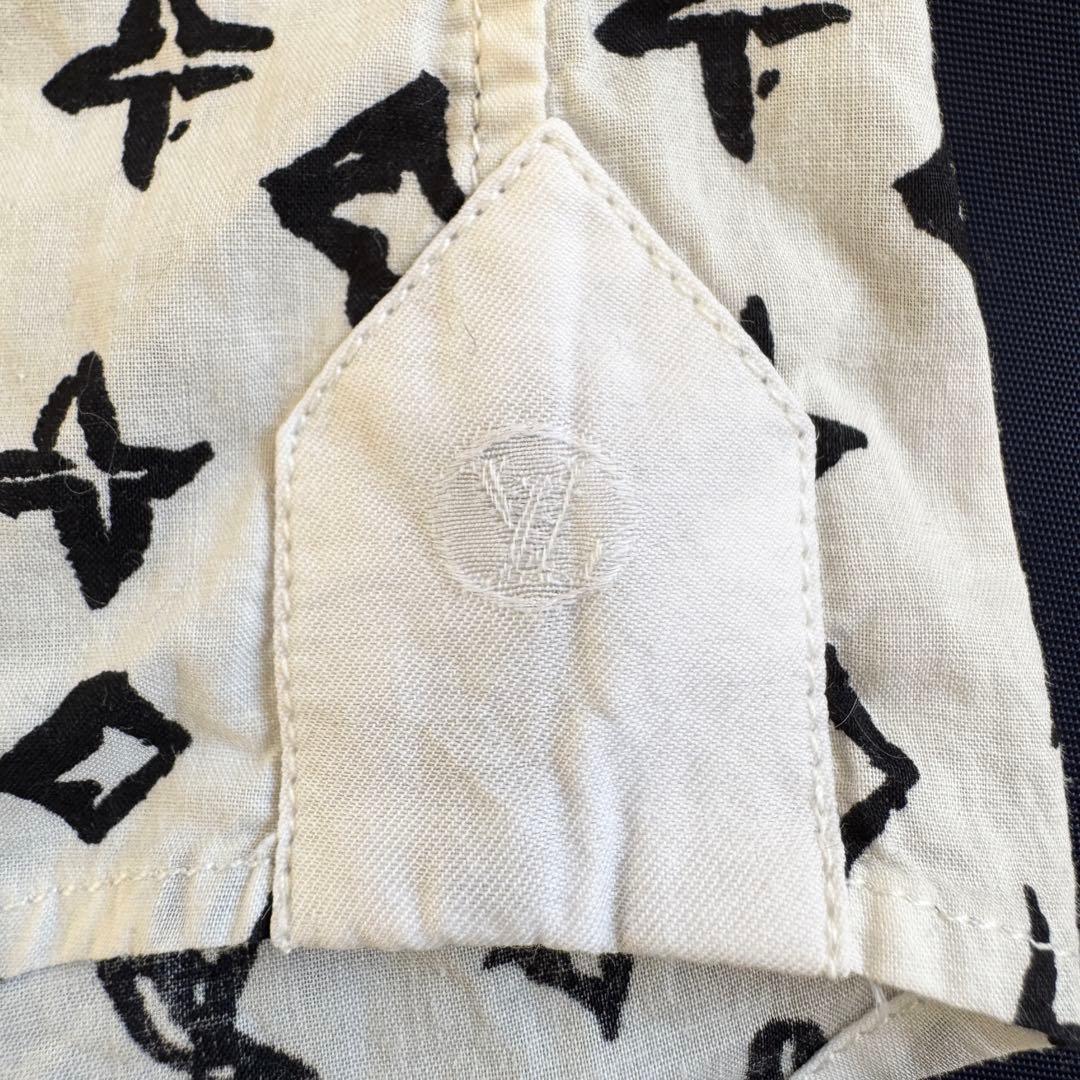 美品　ルイヴィトン　半袖　シャツ　モノグラム　総柄　ホワイト　Lサイズ