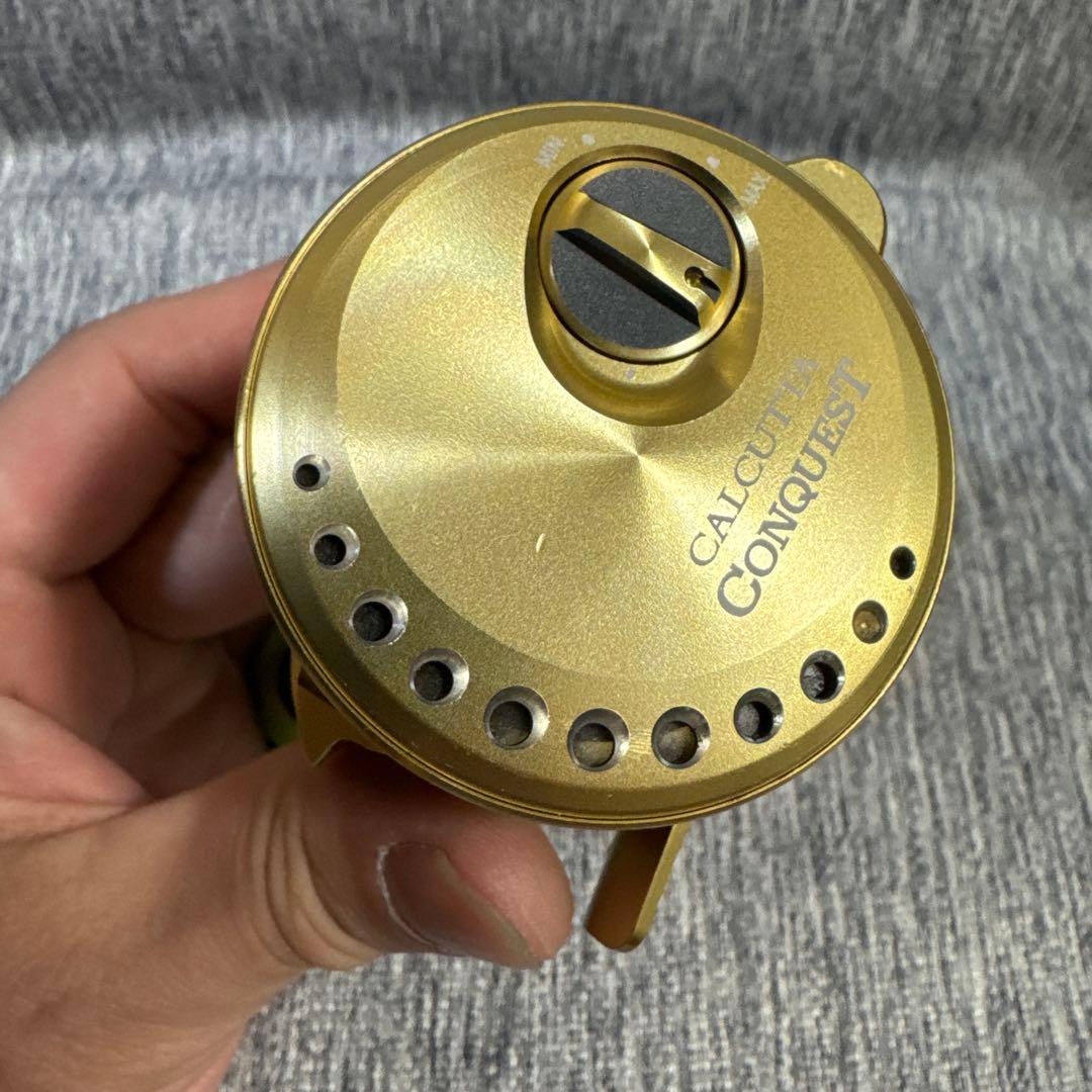 no3yes303様　シマノ 21 カルカッタコンクエスト　バリアルハンドル無し