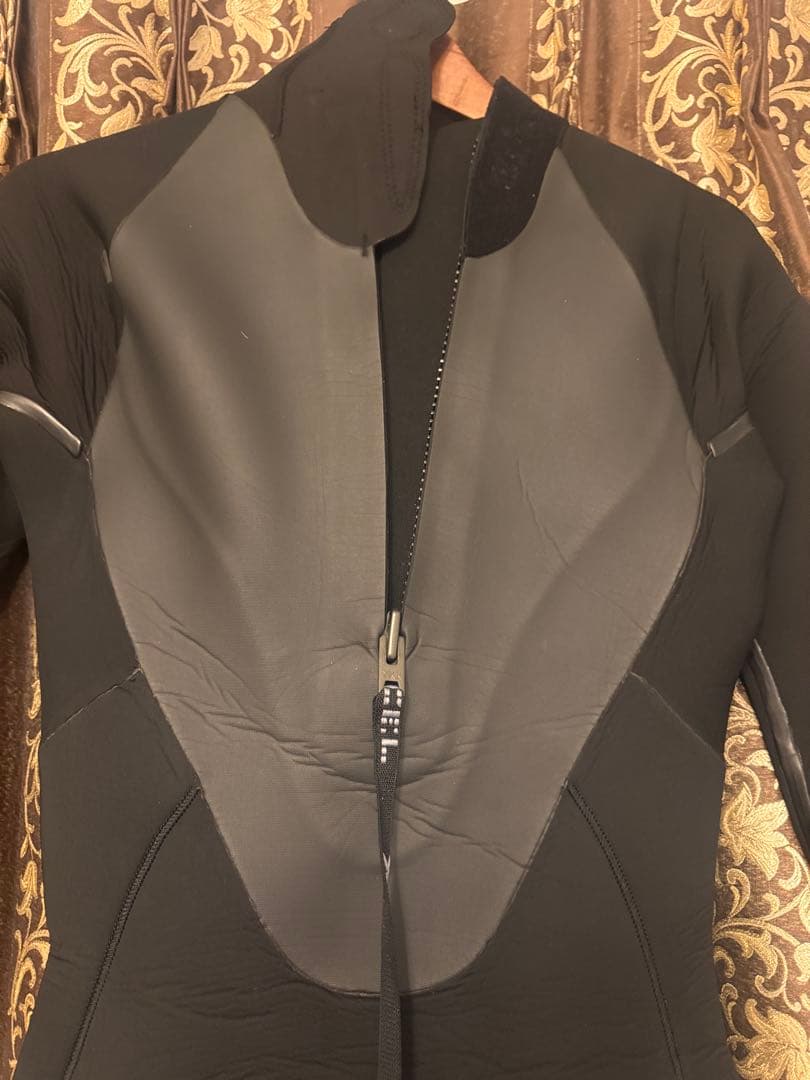 XCEL エクセル　４.3ミリ　セミドライウエットスーツ　最終赤字処分‼️