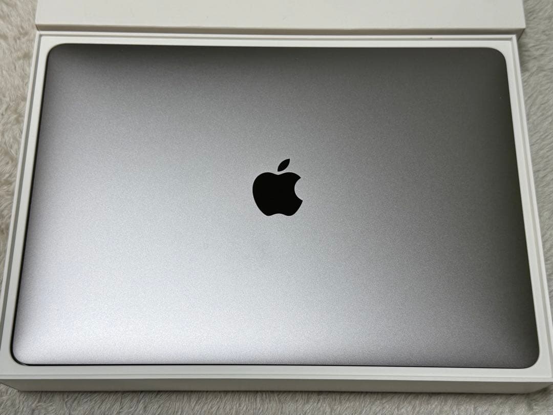 MacBook Pro 2018 13インチ 16GB SSD1TB 極美品