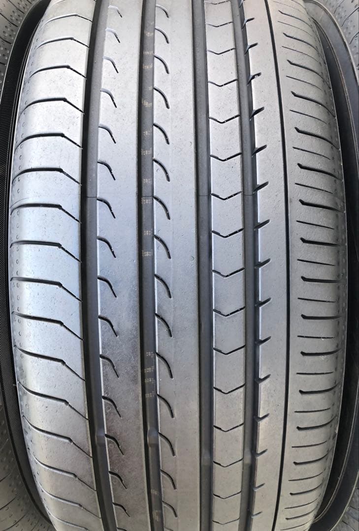 225/55 R17 YOKOHAM BluEarth RV-03ラジアルタイヤ