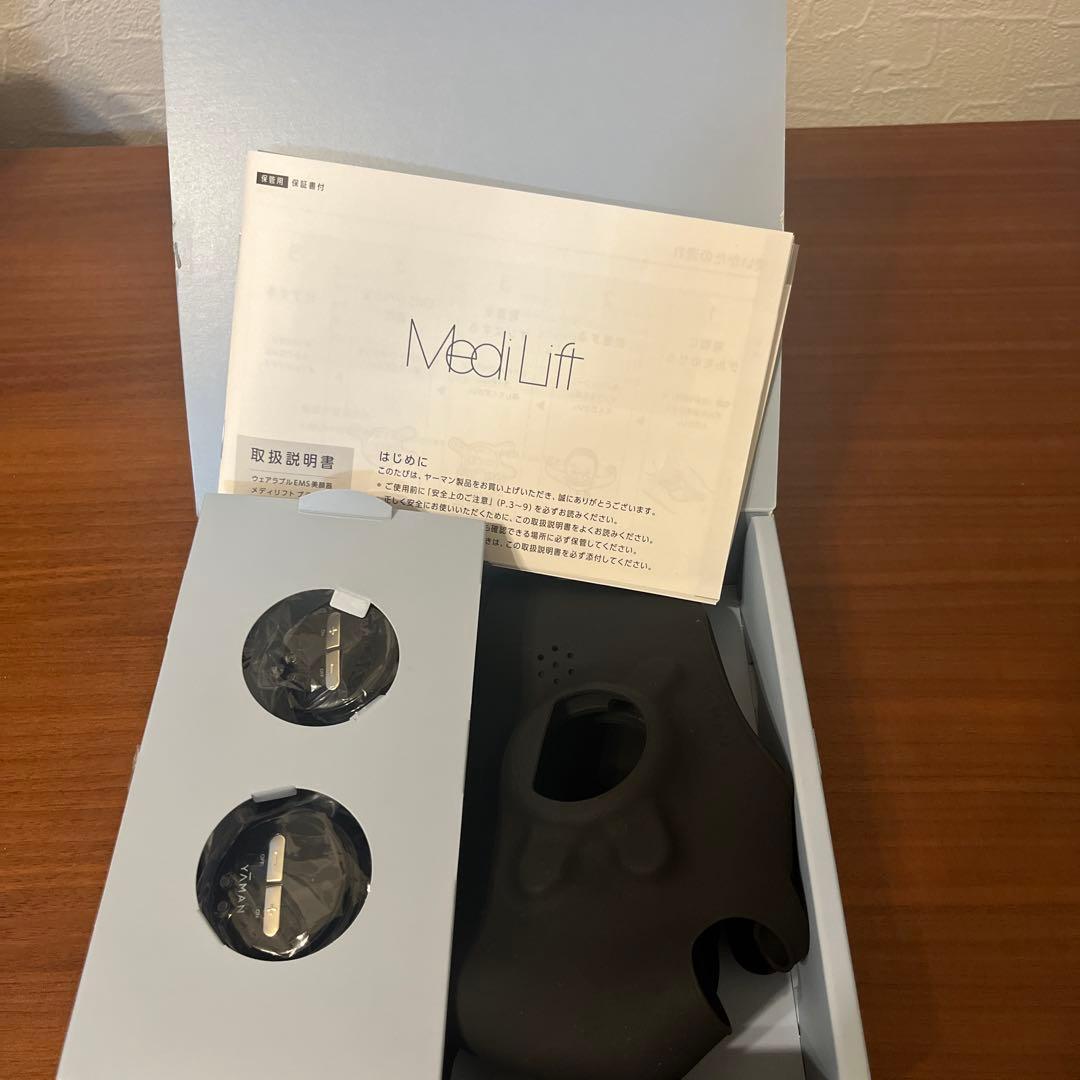 YA-MANウエアラブルEMS美顔器　メディリフトプラス