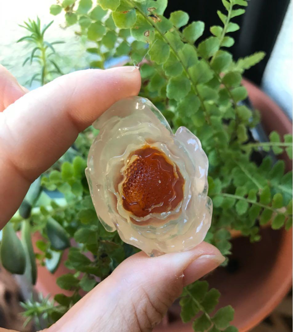 ゴビ石−126 ゴビ瑪瑙　花　手彫り　彫刻　置物