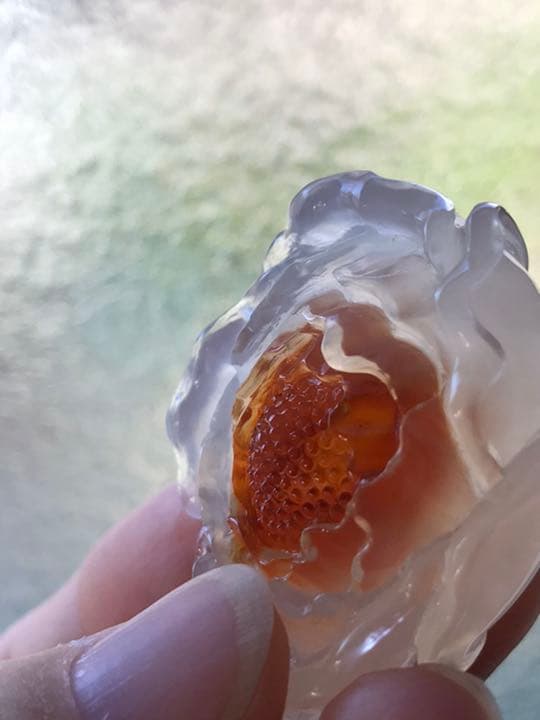 ゴビ石−126 ゴビ瑪瑙　花　手彫り　彫刻　置物