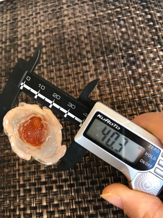 ゴビ石−126 ゴビ瑪瑙　花　手彫り　彫刻　置物