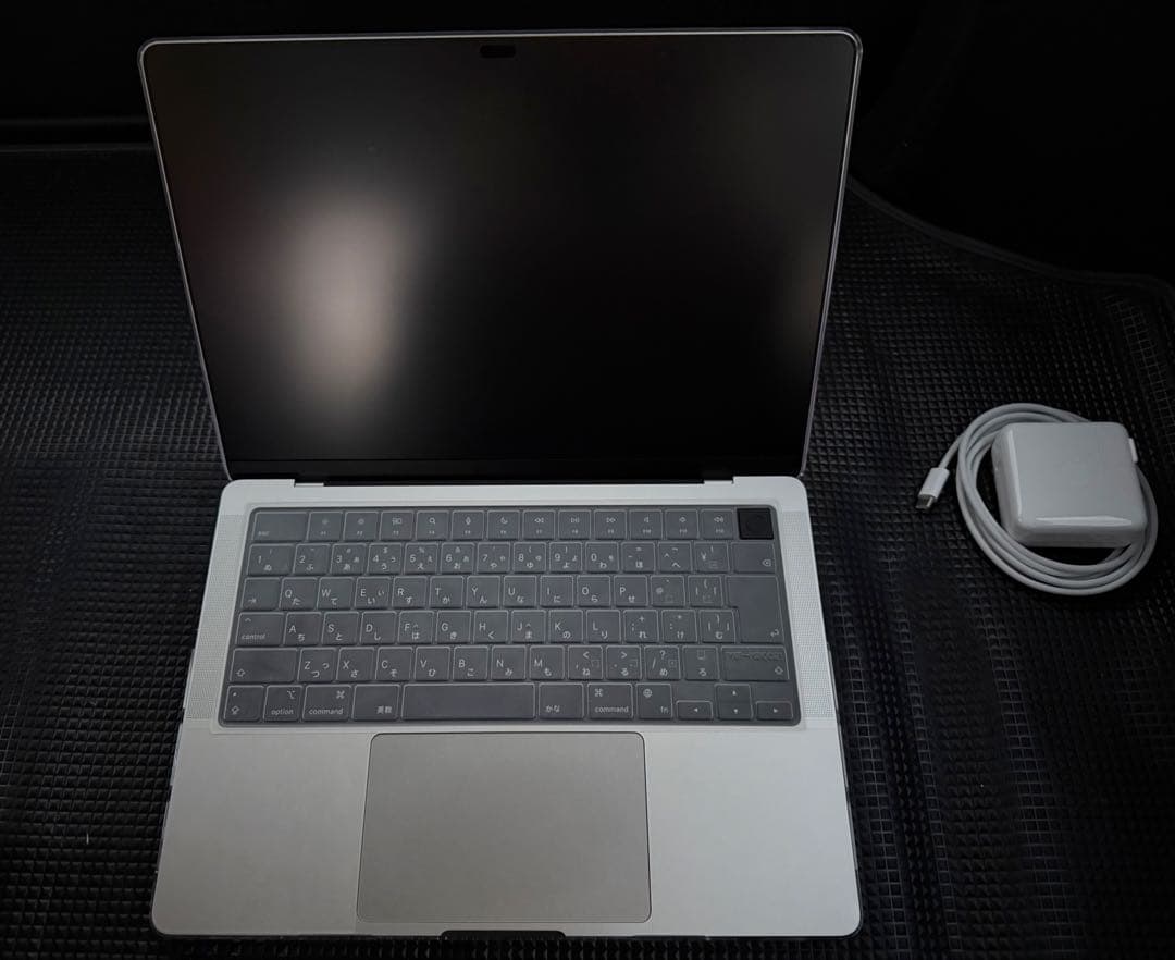 美品 MacBook Pro M4 メモリ16GB SSD512GB