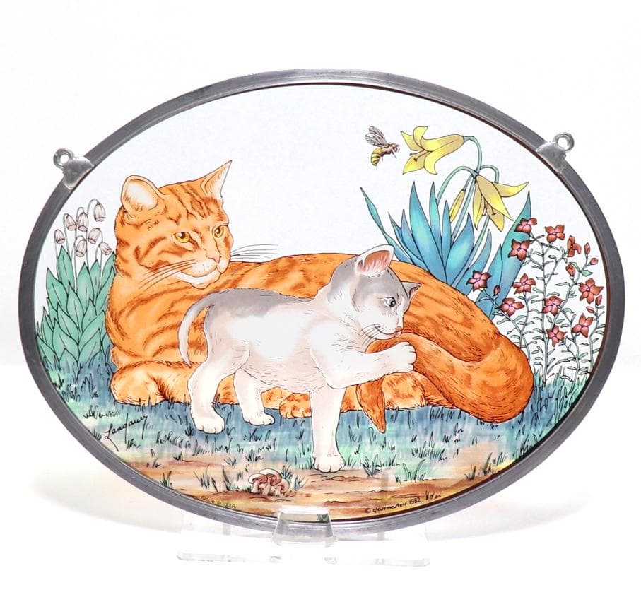 二匹の猫とミツバチと三種の花 ヴィンテージ ステンドグラス キジトラ 蜜蜂