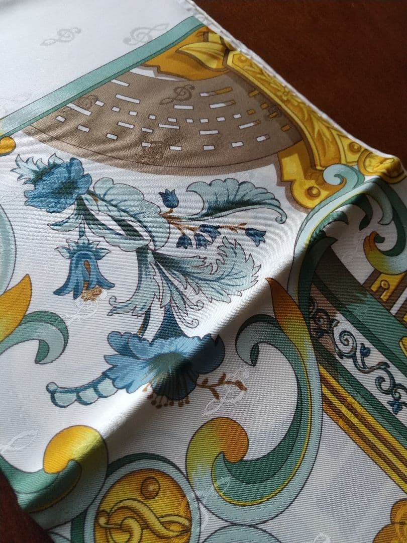 70707123　新品未使用 エルメス スカーフ カレ90