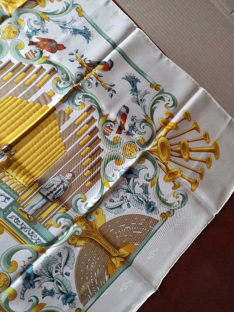 70707123　新品未使用 エルメス スカーフ カレ90