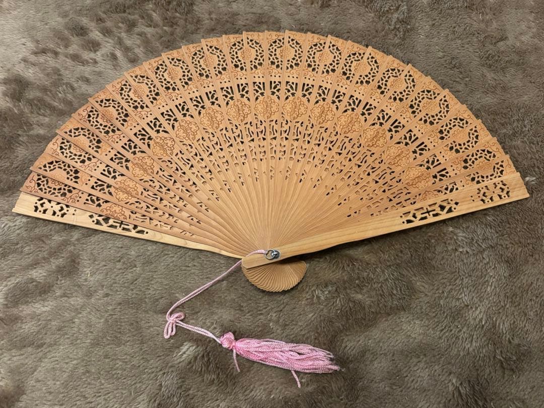 白檀　透かし彫り　扇子　4本セット　高檔禮品扇　木製　保管品