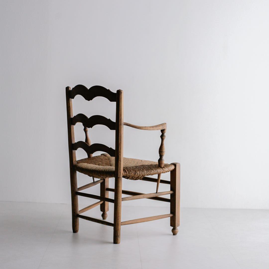 フランスアンティーク　パイン材　ラッシュ編みチェア　肘掛け　無垢材　ブロカント