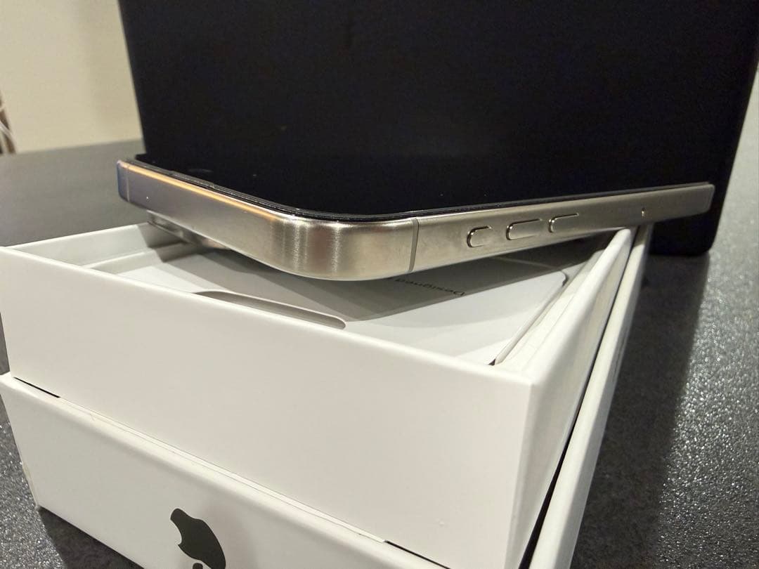 【美品！】iPhone15 Pro Max 256GB ナチュラルチタニウム