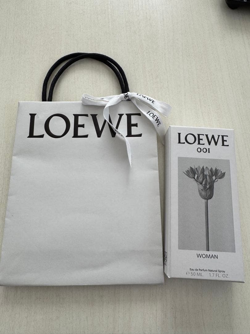 LOEWE 001 WOMAN 50ml 香水 ギフトバッグ付き