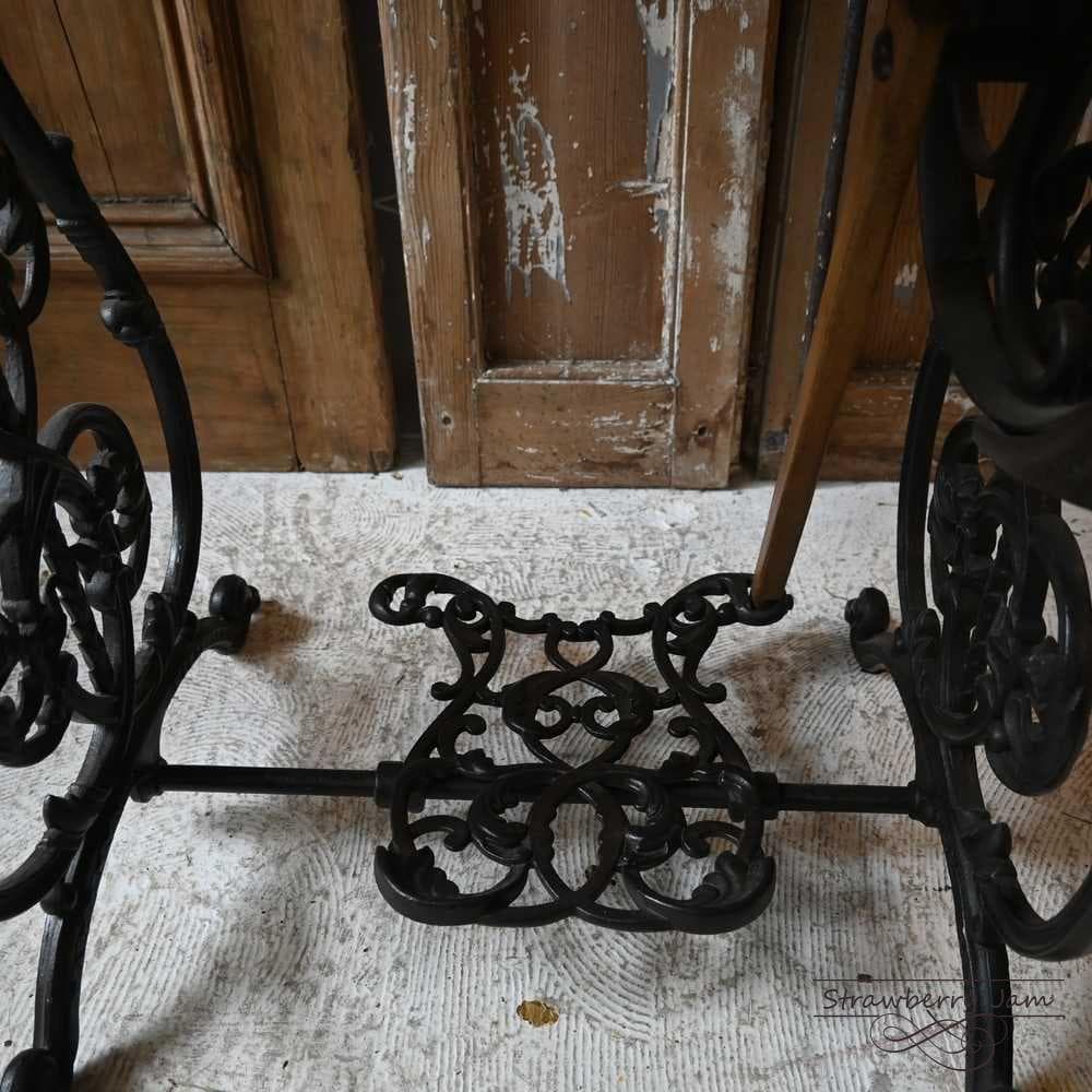 IFU-421 英国アンティーク ミシン台 デスク 勉強机 パソコン台