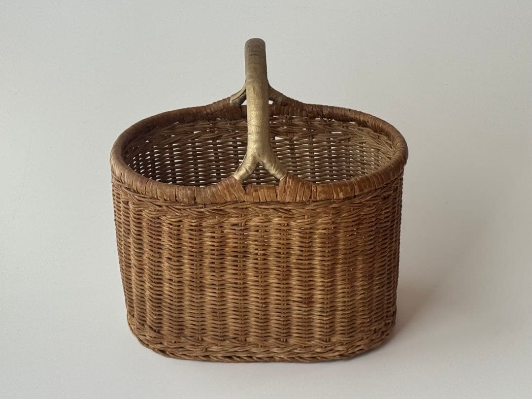 ヴィンテージ 籐 楕円形 バスケット カゴ ゴールドハンドル