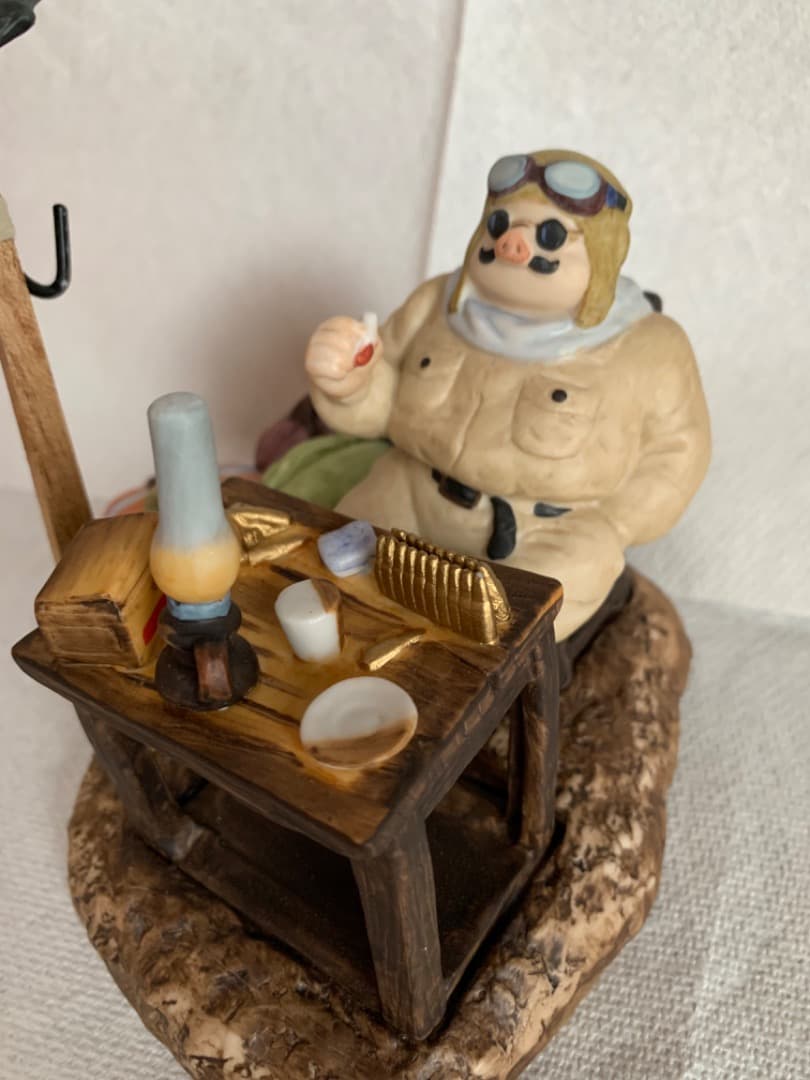 ジブリ 紅の豚 オルゴールフィギュア　陶器製