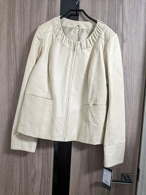 142 新品未使用保管品　タグ付き　ラムレザー　ブルゾン　コート　ノーカラー