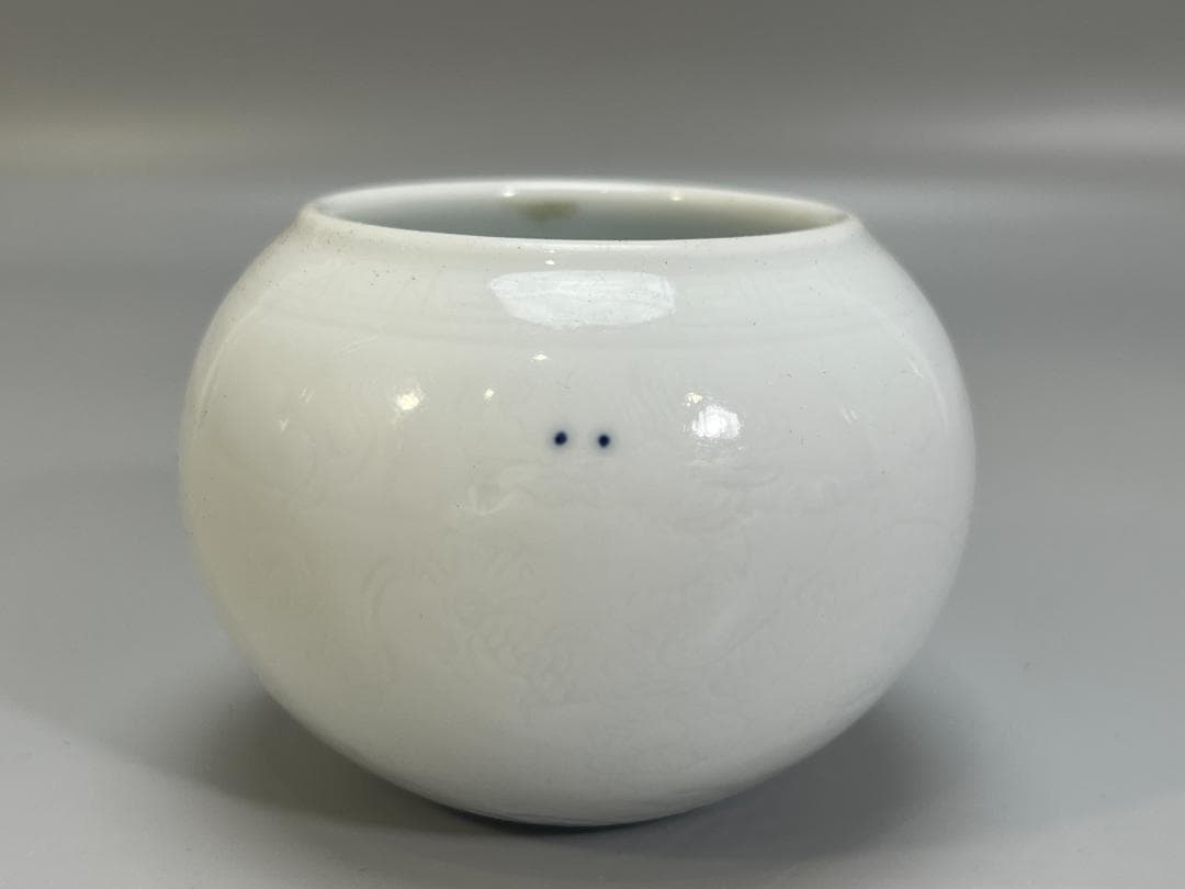 中国美術 白釉暗刻雙龍紋小罐 白磁小壺 高6cm