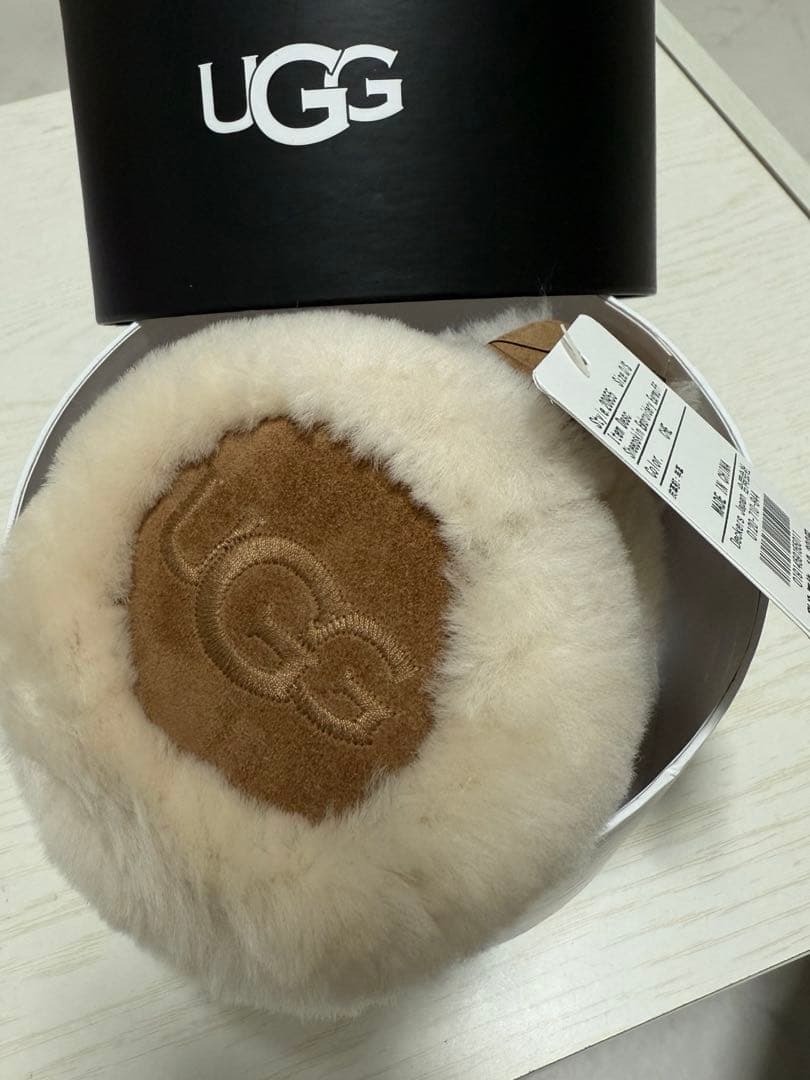 UGG シープスキンエンブロイダリーイヤーマフ