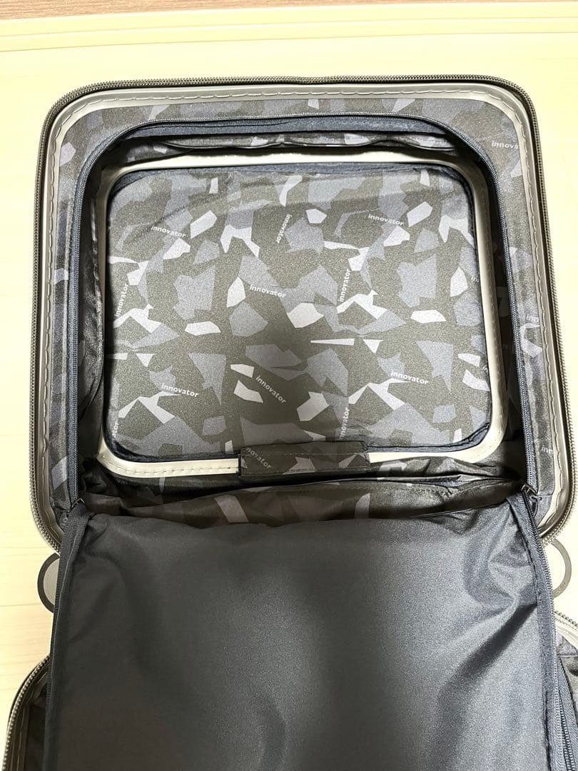 イノベーター INV20 フロントオープン 機内持込可33L STEELGRAY