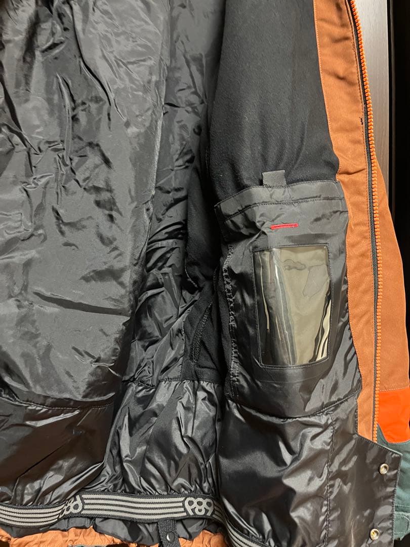 686 スノーボードジャケット