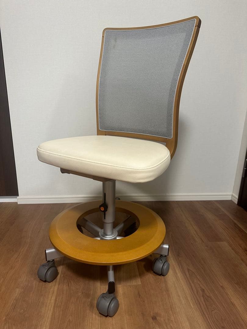 (値下中)カリモク 高さ調整可能 デスクチェア / キャスターチェア　1脚