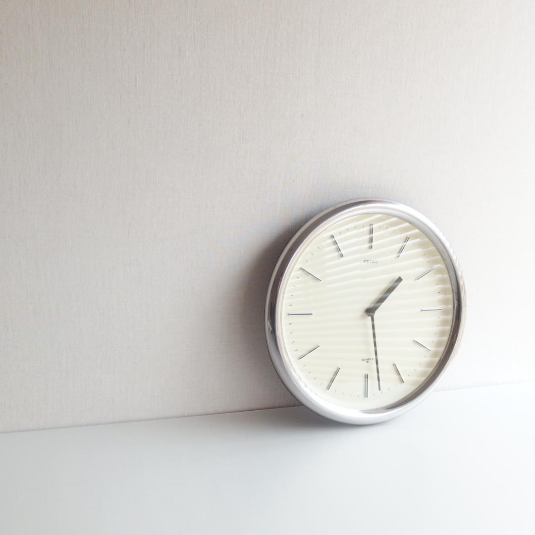 SEIKO シルバーの掛け時計 80s