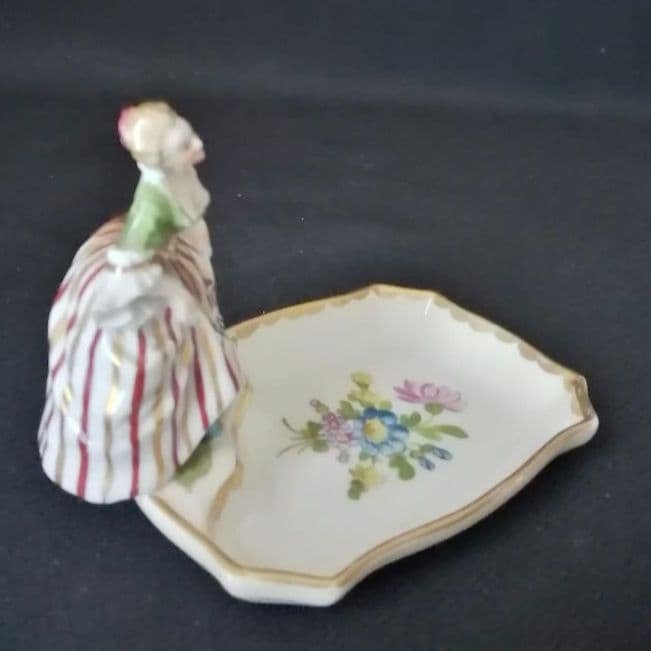 逸品　SPドレスデン①　カールティーメ工房　フィギュリン付き小皿二体　手描き