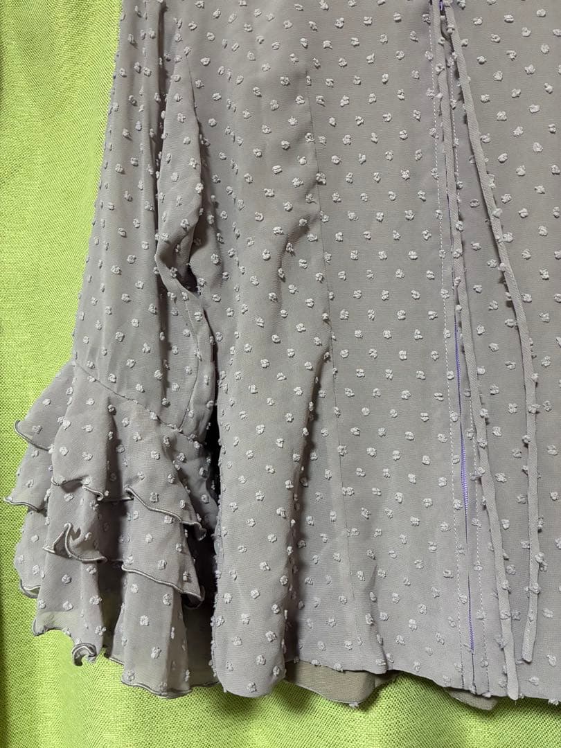 フラメンコ衣装　トップス　ブラウス　 ライトグレー　立体水玉生地　Lサイズ