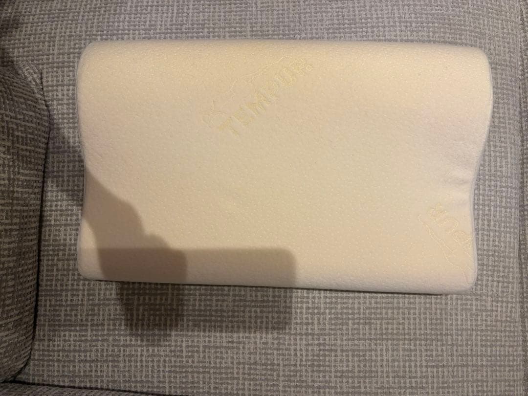 【ほぼ新品未使用】TEMPUR オリジナルピロー Mサイズ クリーム色