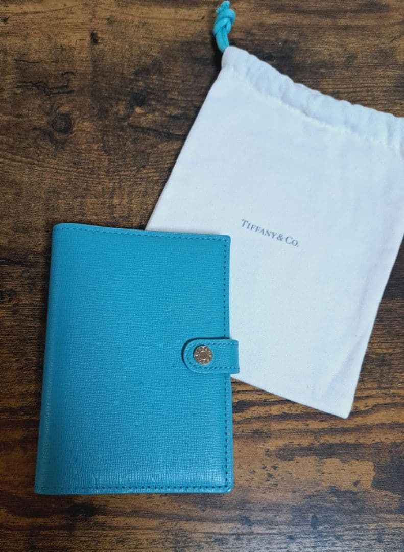 ティファニー ターコイズブルー レザー パスポートケース