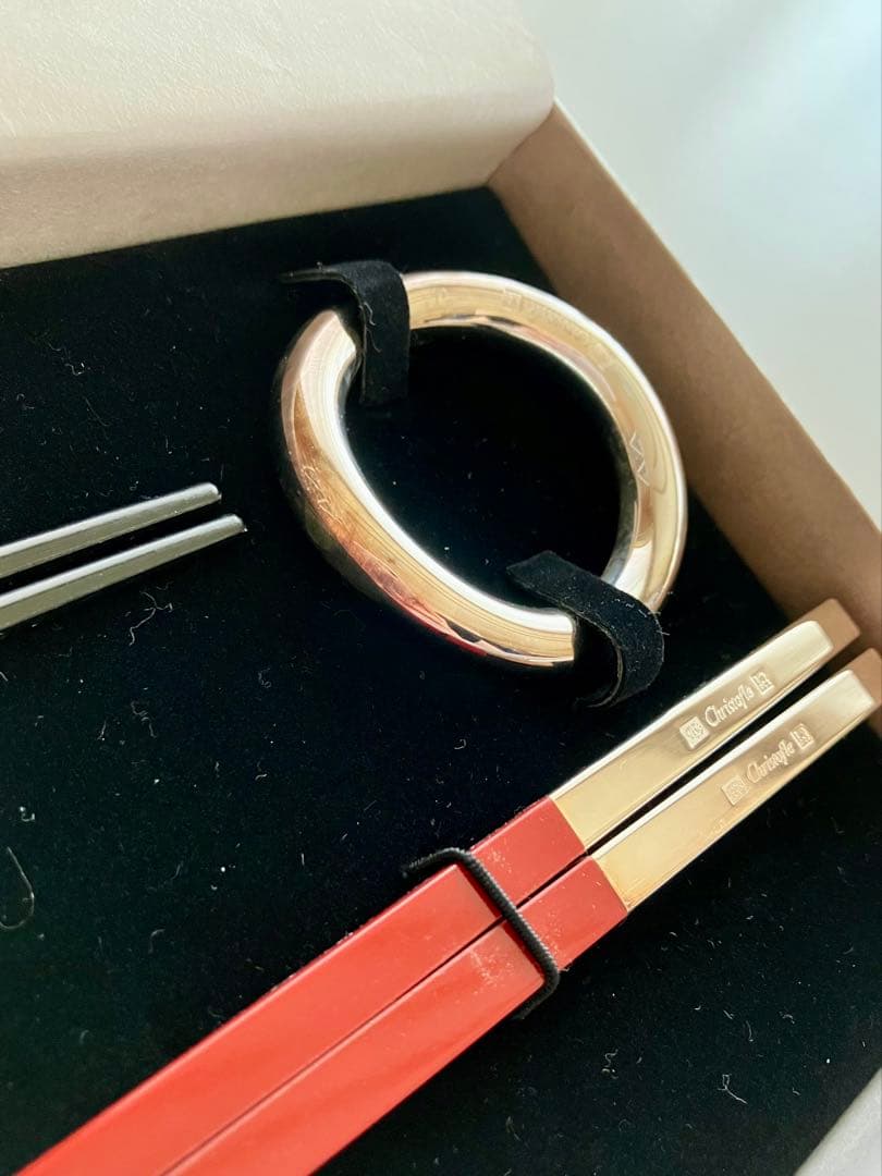 【新品未使用】Christofle クリストフル ペア箸　(赤と黒)& 箸置き