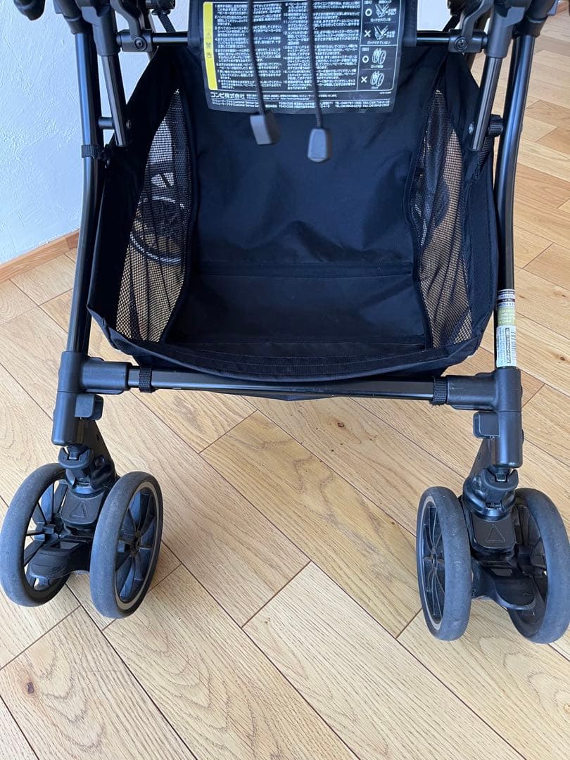 コンビ Combi メチャカルハンディオート4キャス　ベビーカー