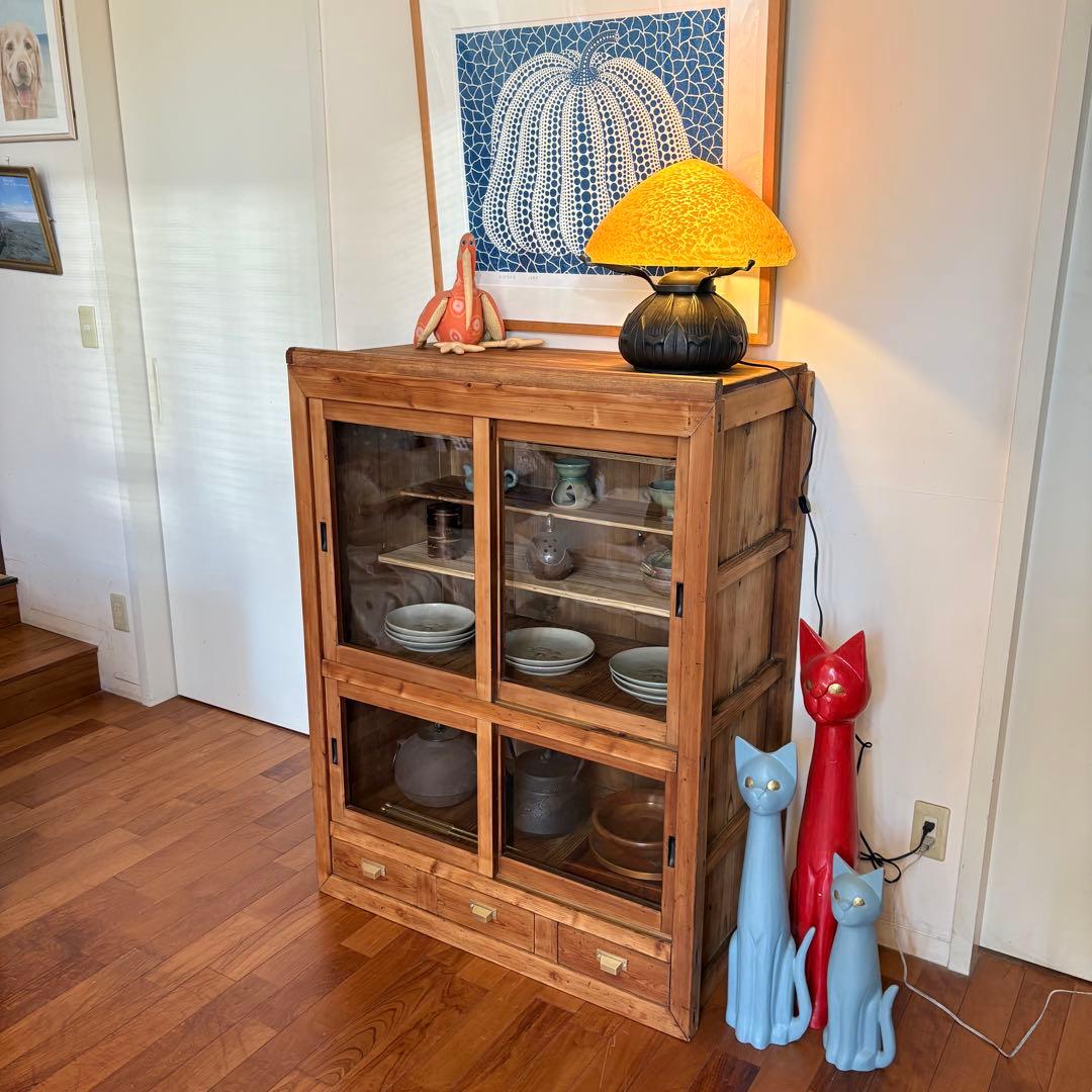 大正硝子 【 100年 水屋箪笥 】真鍮取手 ゆらゆらガラス 古い木製食器棚