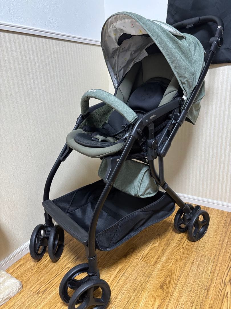 アップリカ　両対面式ベビーカー　ベビーザらス　アニマルカーキ　ルンルンコンパクト